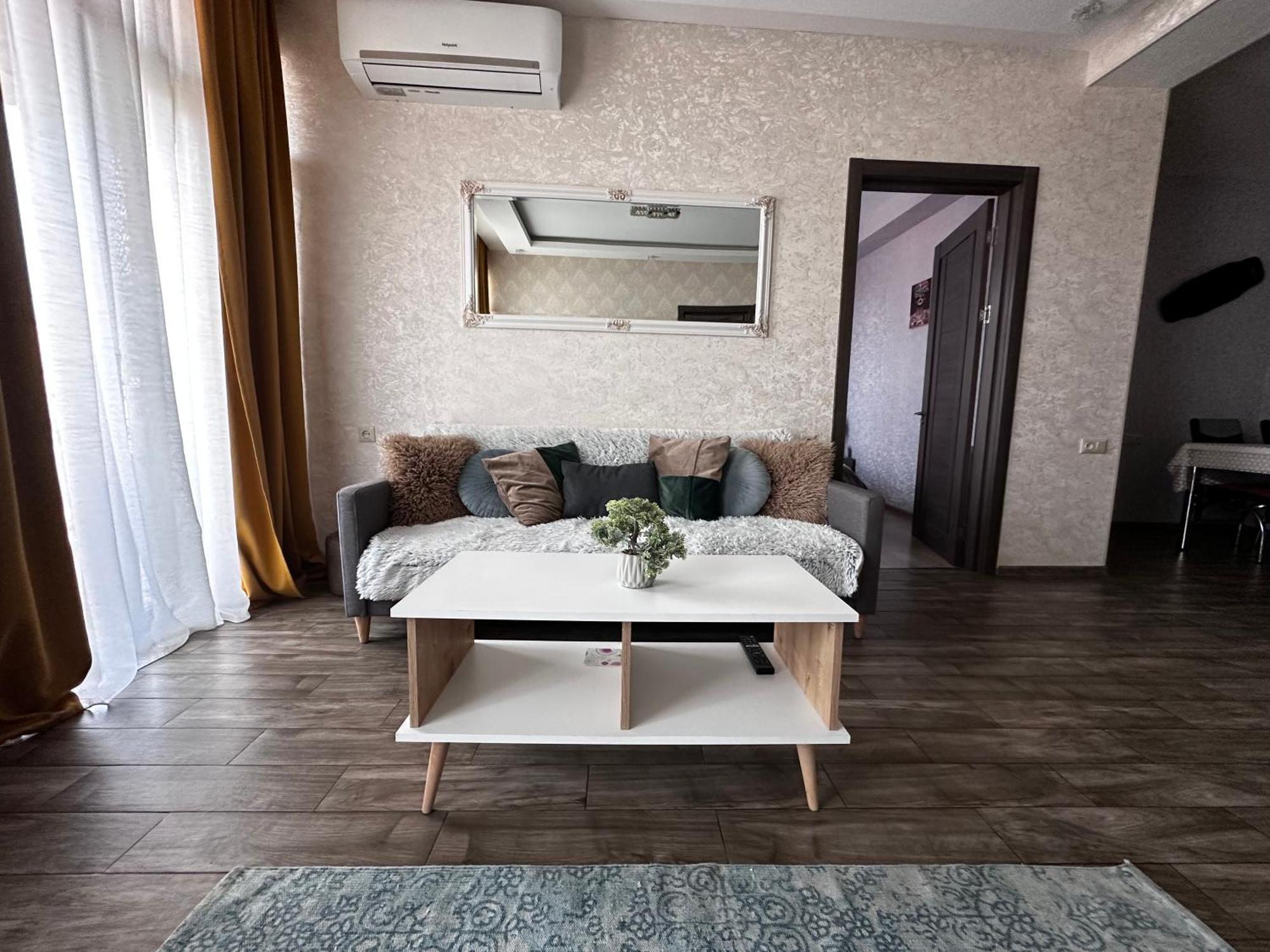 Annamari Appartement Tbilisi Buitenkant foto